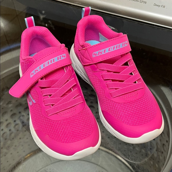 Skechers Kids' Fuchsia Sneakers - Picture 1 of 4